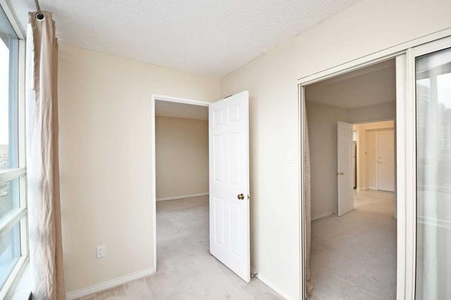 806 - 250 Webb Dr, Condo with 2 bedrooms, 2 bathrooms and 1 parking in Mississauga ON | Image 11