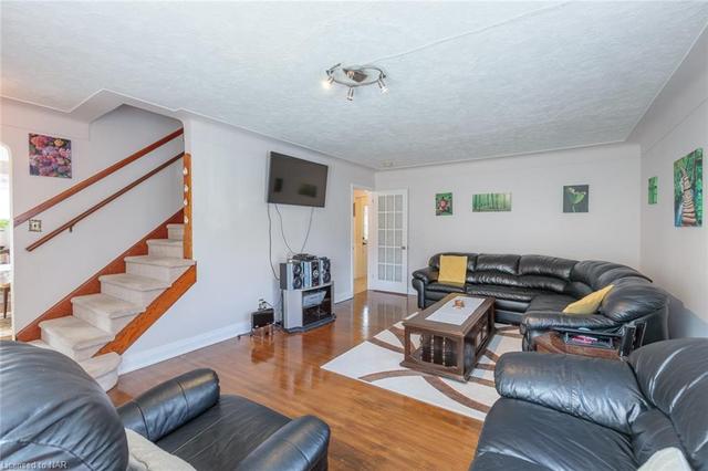 6085 Dorchester Road, House detached with 3 bedrooms, 1 bathrooms and 4 parking in Niagara Falls ON | Image 3