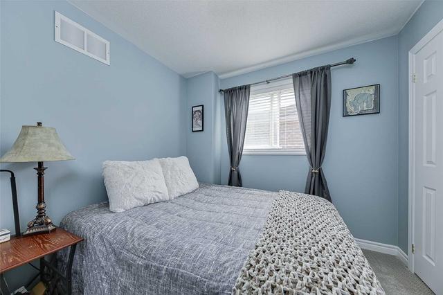 54 Bird St, House detached with 3 bedrooms, 2 bathrooms and 5 parking in Barrie ON | Image 27