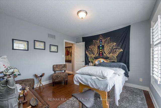 11 White Oaks Rd, Townhouse with 2 bedrooms, 3 bathrooms and 2 parking in Barrie ON | Image 15