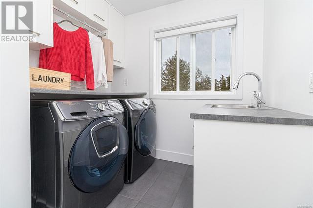 Laundry Room on Upper Level | Image 43