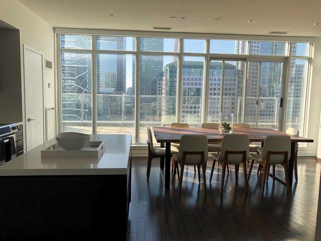 uph 05 - 21 Nelson St, Condo with 2 bedrooms, 3 bathrooms and 2 parking in Toronto ON | Image 6