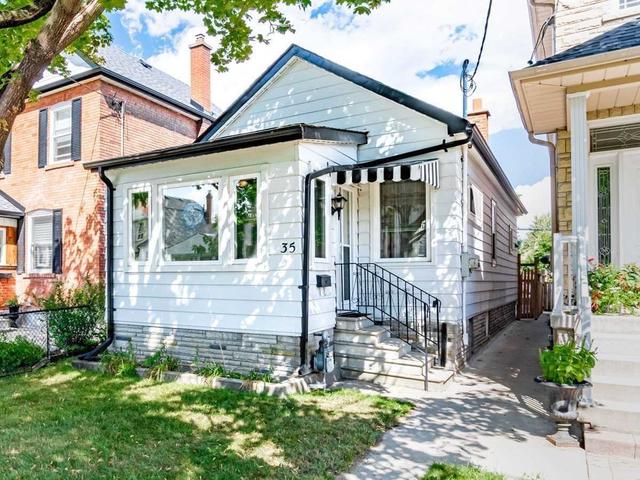 35 Batavia Ave, House detached with 3 bedrooms, 2 bathrooms and 4 parking in Toronto ON | Image 12