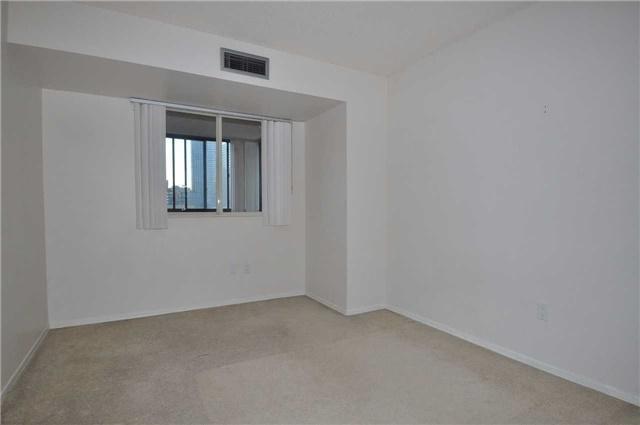 1010 - 117 Gerrard St E, Condo with 2 bedrooms, 2 bathrooms and 1 parking in Toronto ON | Image 7