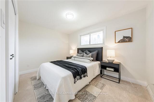 75 Windrush Cres, House detached with 3 bedrooms, 2 bathrooms and 5 parking in Hamilton ON | Image 10