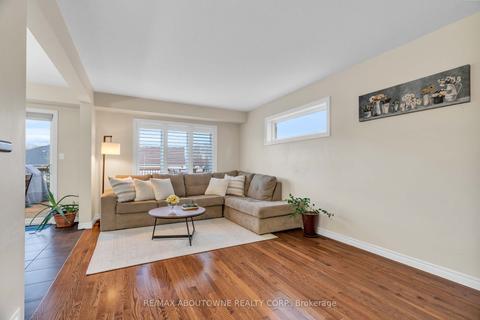 91 Curzon Cres, Guelph, ON, N1K0B2 | Card Image