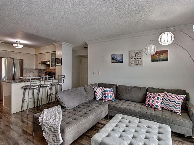407 - 18 Valley Woods Rd, Condo with 2 bedrooms, 2 bathrooms and 1 parking in Toronto ON | Image 3