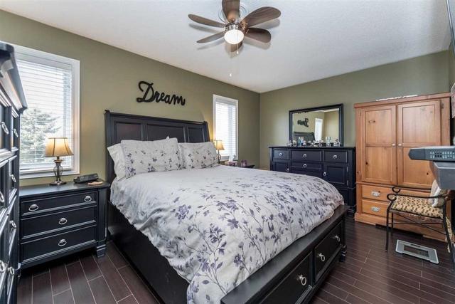14 Heritage Crt, House semidetached with 3 bedrooms, 3 bathrooms and 3 parking in Barrie ON | Image 5