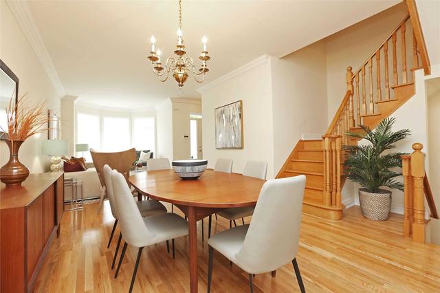 139 St Lawrence Dr, Townhouse with 3 bedrooms, 3 bathrooms and 2 parking in Mississauga ON | Image 12