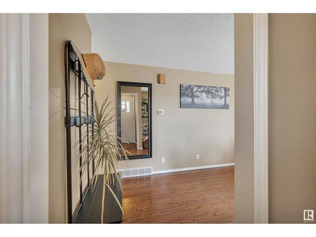 4809 117 Av Nw, House detached with 4 bedrooms, 2 bathrooms and null parking in Edmonton AB | Image 4