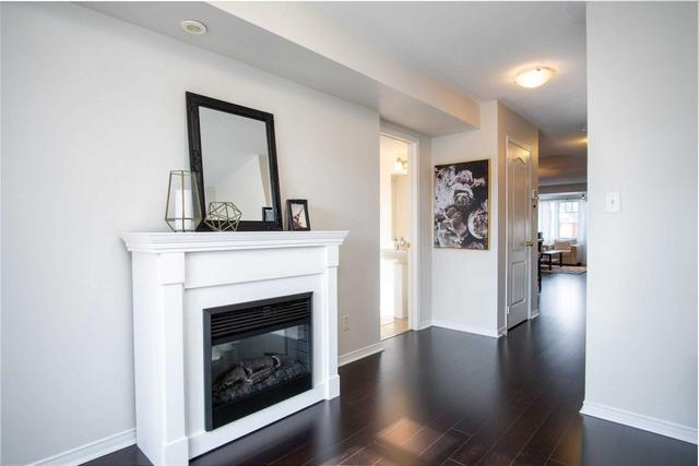 4 - 3200 Bentley Dr, Townhouse with 3 bedrooms, 3 bathrooms and 2 parking in Mississauga ON | Image 8