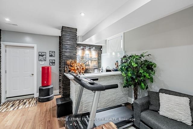 1878b Keele St, House semidetached with 3 bedrooms, 4 bathrooms and 4 parking in Toronto ON | Image 24