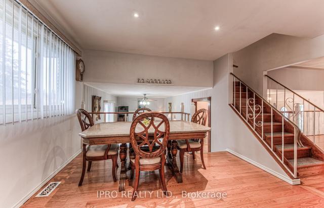 26 Chicopee Terr, House detached with 4 bedrooms, 3 bathrooms and 3 parking in Kitchener ON | Image 9