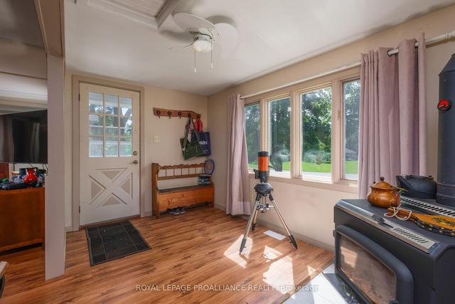 17 Bay St, House detached with 3 bedrooms, 2 bathrooms and 10 parking in Westport ON | Image 9