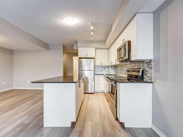 124 - 500 Kingbird Grve, Townhouse with 2 bedrooms, 2 bathrooms and 1 parking in Toronto ON | Image 3