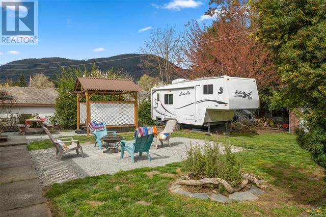 33 Coronation St, House detached with 3 bedrooms, 2 bathrooms and 2 parking in Lake Cowichan BC | Image 36