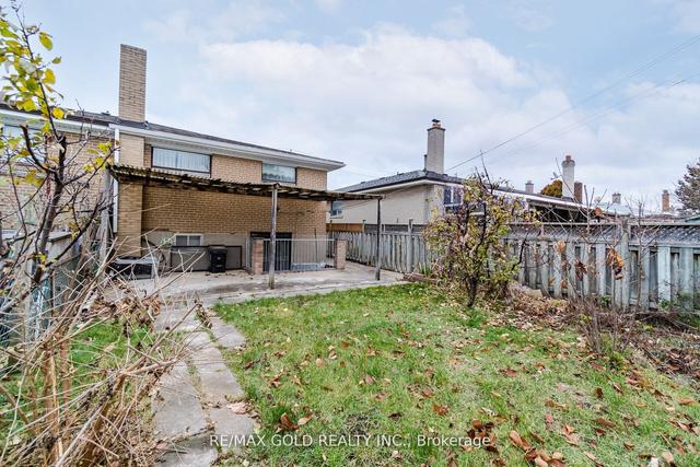 131 Duncanwoods Dr, House semidetached with 3 bedrooms, 2 bathrooms and 3 parking in Toronto ON | Image 32