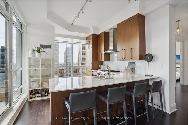 3002 - 35 Hayden St, Condo with 2 bedrooms, 3 bathrooms and 1 parking in Toronto ON | Image 2