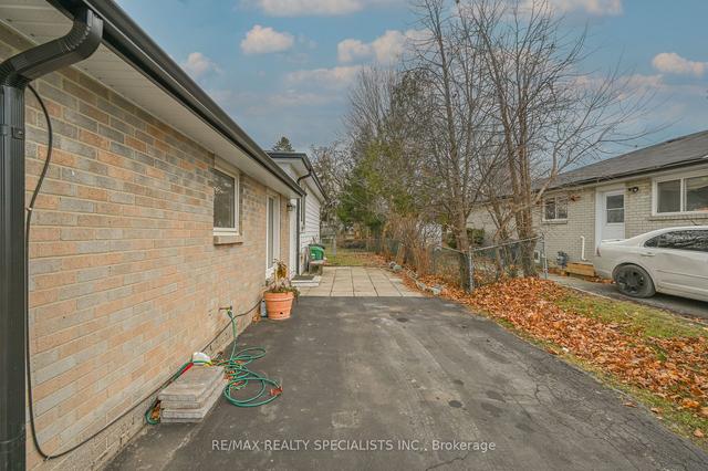8 Gulliver Cres, House semidetached with 3 bedrooms, 3 bathrooms and 4 parking in Brampton ON | Image 31