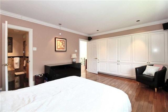 53 Hawksbury Dr, House detached with 3 bedrooms, 3 bathrooms and 4 parking in Toronto ON | Image 11
