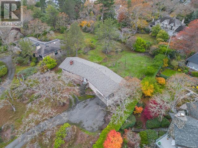 3240 Norfolk Rd, House detached with 3 bedrooms, 2 bathrooms and 2 parking in Oak Bay BC | Image 5
