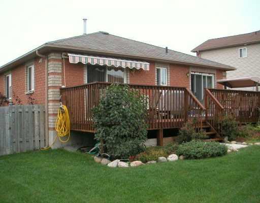 40 Farmstead Cres, House detached with 2 bedrooms, 2 bathrooms and null parking in Barrie ON | Image 3