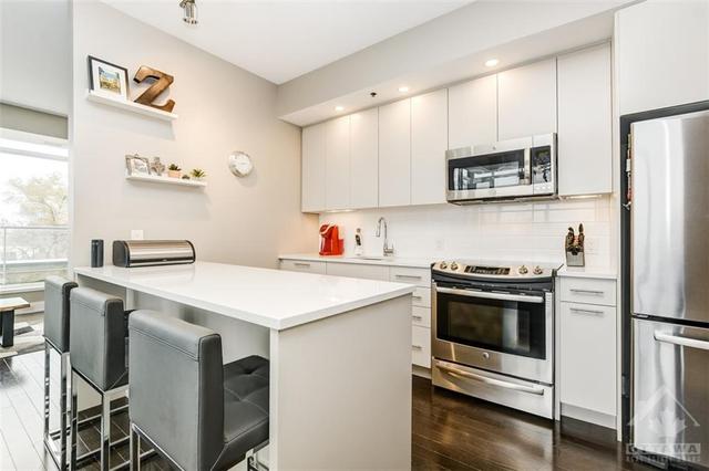 210 - 88 Richmond Road, Condo with 2 bedrooms, 2 bathrooms and 2 parking in Ottawa ON | Image 11