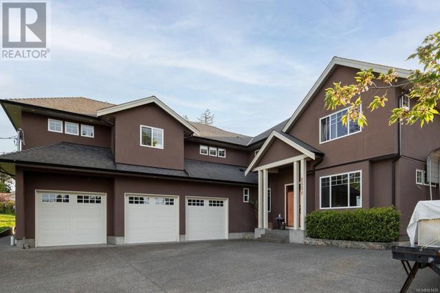 8550 Bourne Terr, House detached with 5 bedrooms, 4 bathrooms and 5 parking in North Saanich BC | Image 1
