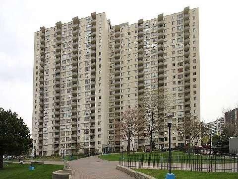 1902 - 370 Dixon Rd, Condo with 2 bedrooms, 1 bathrooms and 1 parking in Toronto ON | Card Image