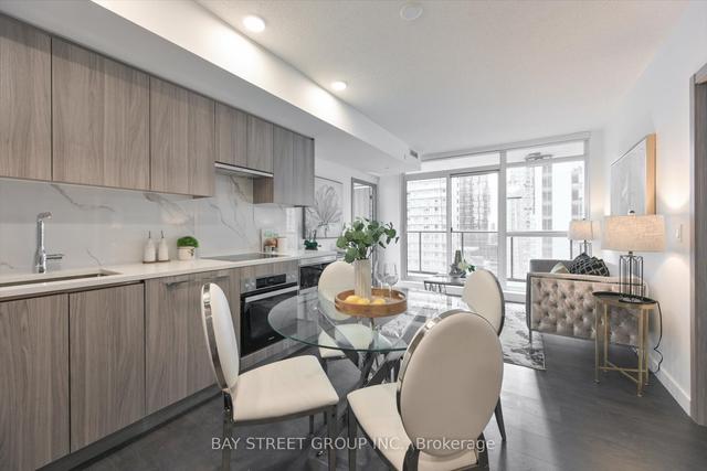 2106 - 38 Widmer St, Condo with 3 bedrooms, 2 bathrooms and 1 parking in Toronto ON | Image 21