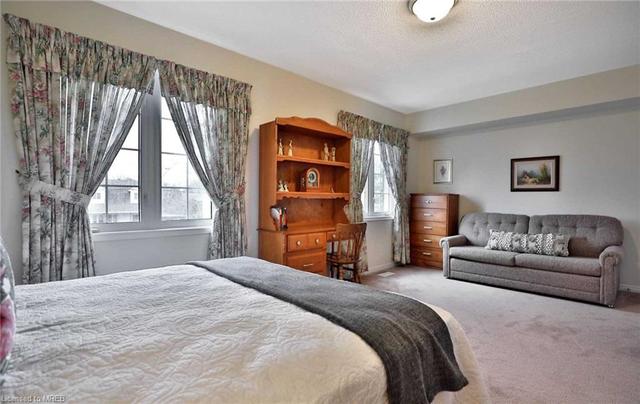 27 Ellen Street, House attached with 2 bedrooms, 2 bathrooms and 3 parking in Mississauga ON | Image 17
