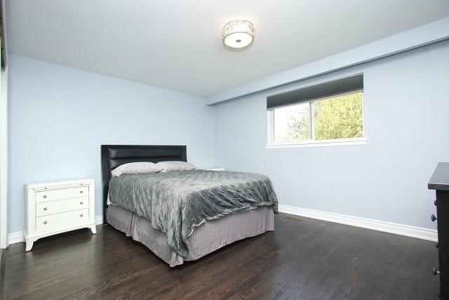 19 Burnhamill Pl, House detached with 4 bedrooms, 2 bathrooms and 4 parking in Toronto ON | Image 16