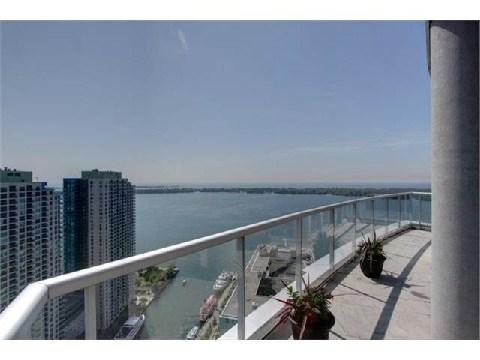 lph1 - 208 Queens Quay W, Condo with 2 bedrooms, 2 bathrooms and 1 parking in Toronto ON | Image 19