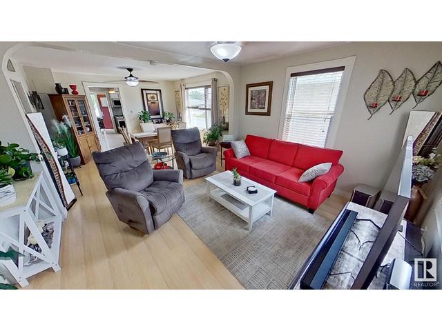 10643 76 St Nw, House detached with 2 bedrooms, 0 bathrooms and null parking in Edmonton AB | Image 9