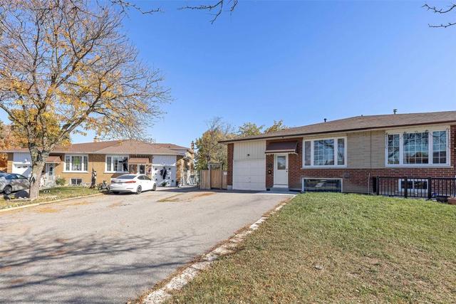 72 Madison St, House semidetached with 3 bedrooms, 1 bathrooms and 2 parking in Brampton ON | Image 1