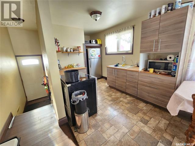 714 Railway Avenue, House detached with 3 bedrooms, 1 bathrooms and null parking in Pangman SK | Image 11