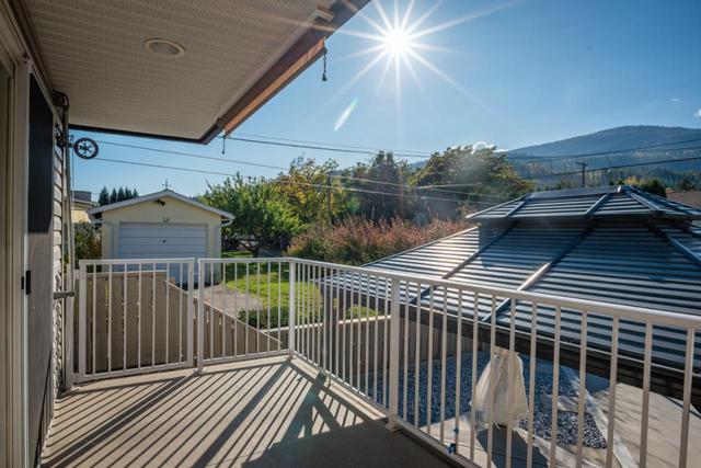608 6th Avenue, House detached with 4 bedrooms, 2 bathrooms and 6 parking in Castlegar BC | Image 14
