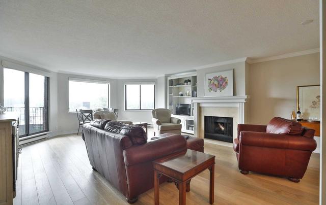 904 - 100 Lakeshore Rd E, Condo with 1 bedrooms, 2 bathrooms and 1 parking in Oakville ON | Image 2