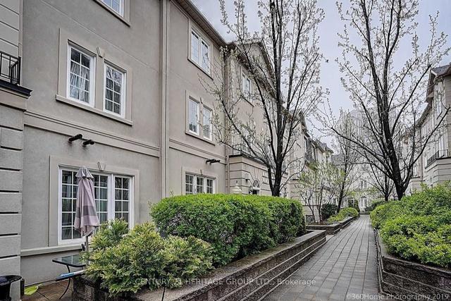 305 - 11 Everson Dr, Townhouse with 3 bedrooms, 3 bathrooms and 1 parking in Toronto ON | Image 1