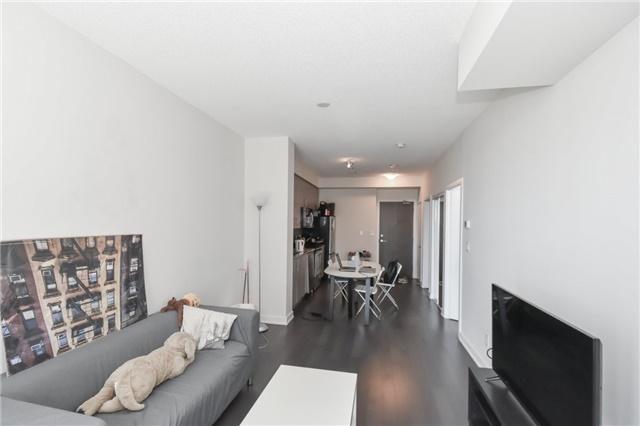 1702 - 4099 Brickstone Mews, Condo with 1 bedrooms, 1 bathrooms and 1 parking in Mississauga ON | Image 3