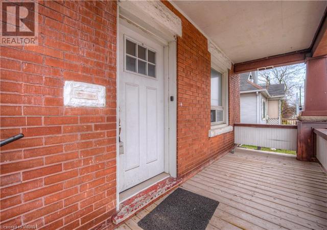 401 Courtland Avenue E, House other with 3 bedrooms, 2 bathrooms and 3 parking in Kitchener ON | Image 4
