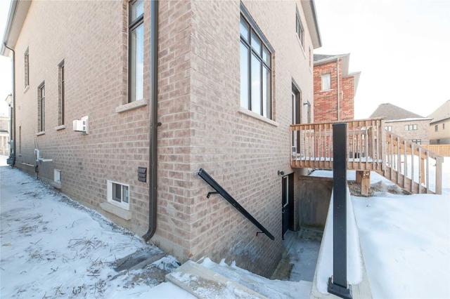 79 Hamster Cres, House detached with 4 bedrooms, 4 bathrooms and 4 parking in Aurora ON | Image 18