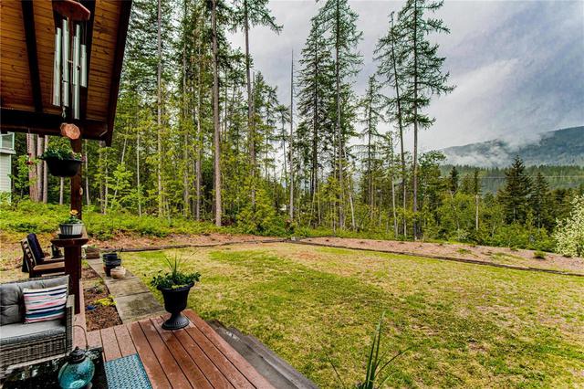 9045 Hummingbird Drive, House detached with 3 bedrooms, 2 bathrooms and 5 parking in Columbia Shuswap E BC | Image 18