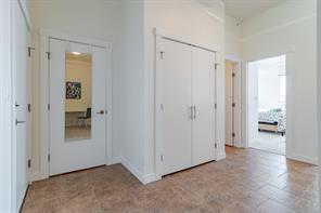 302 - 8880 Horton Road Sw, Condo with 1 bedrooms, 1 bathrooms and 1 parking in Calgary AB | Image 2