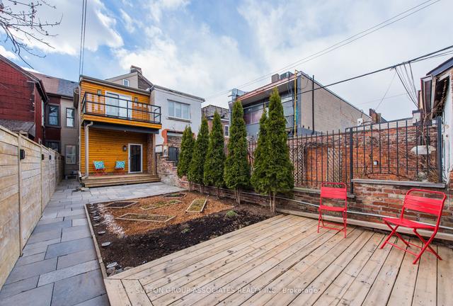 31 Clinton St, House attached with 3 bedrooms, 4 bathrooms and 1.5 parking in Toronto ON | Image 35