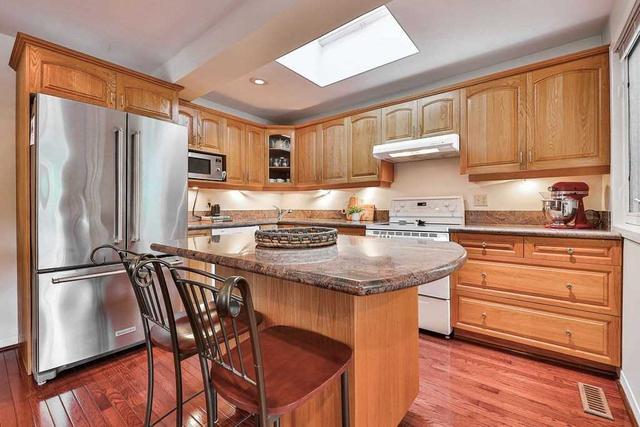 254 Sunrise Cres, House detached with 4 bedrooms, 4 bathrooms and 6 parking in Oakville ON | Image 33