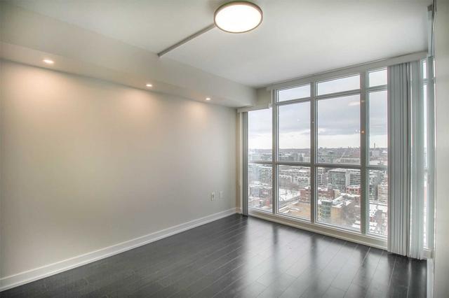 2816 - 15 Iceboat Terr, Condo with 1 bedrooms, 1 bathrooms and 1 parking in Toronto ON | Image 8