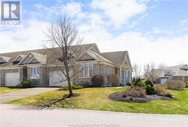 143 Nathalie St, House attached with 3 bedrooms, 3 bathrooms and null parking in Dieppe NB | Image 2