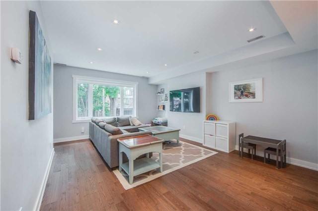 Upper - 229 Howland Ave, House semidetached with 3 bedrooms, 2 bathrooms and null parking in Toronto ON | Image 2