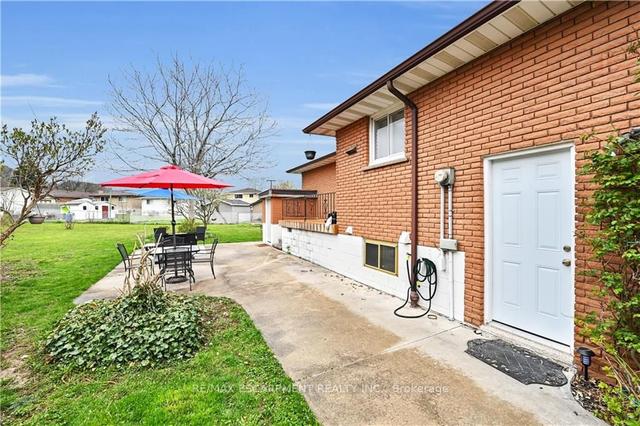44 Tara Crt, House detached with 3 bedrooms, 2 bathrooms and 5 parking in Hamilton ON | Image 23